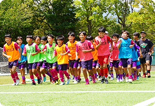 fc.Arbolで練習を開始する子どもたち